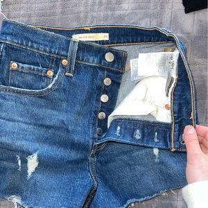 New Levi’s Rib Cage Shorts